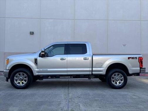 2017 Ford F-250 Lariat 4x4 4dr Crew Cab 6.8 ft. SB Pickup