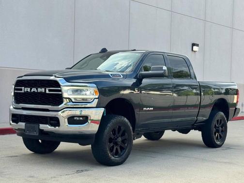 Gray 2019 RAM 2500 Tradesman 4x4 4dr Crew Cab 6.3 ft. SB Pickup