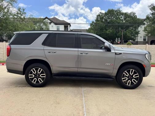 Gray 2022 GMC Yukon AT4 4X4 4dr SUV