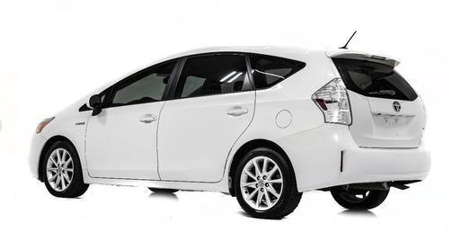 2013 Toyota Prius v Five