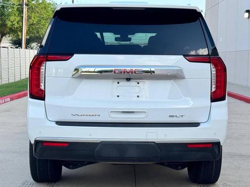 White 2021 GMC Yukon XL SLT