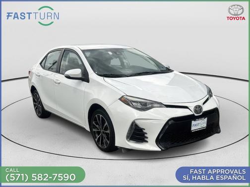 Classic Silver Metallic 2017 Toyota Corolla SE
