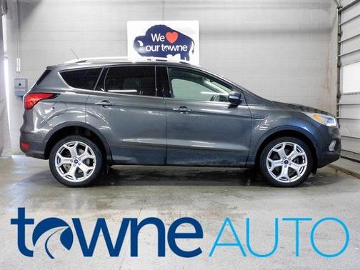 Photo 3 of 25 of 2019 Ford Escape Titanium