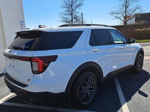 2025 Ford Explorer ST
