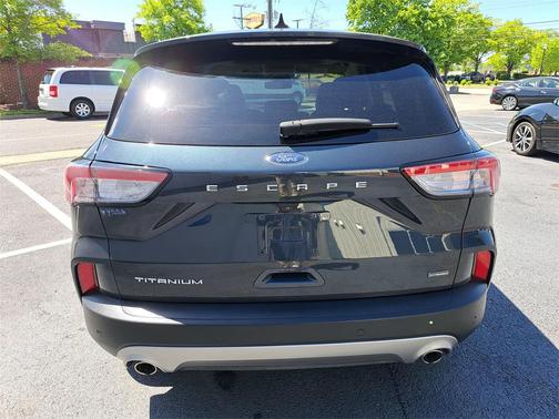 2022 Ford Escape Titanium