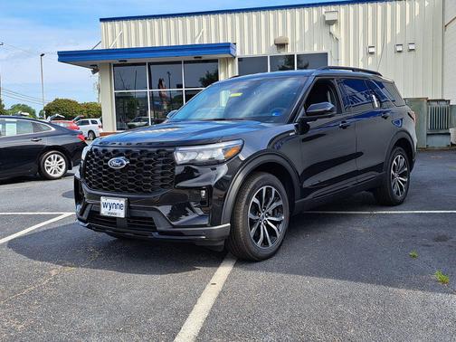 AGATE BLACK METALLIC 2026 Ford Explorer ST-Line
