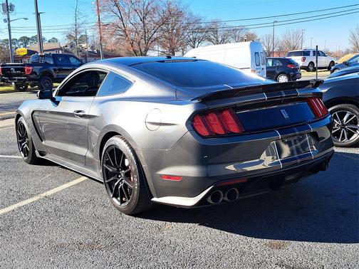 2017 Ford Shelby GT350 Base