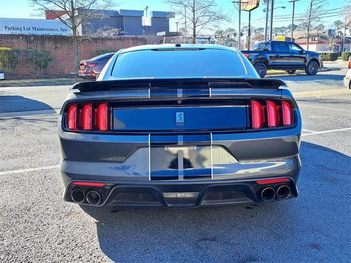 2017 Ford Shelby GT350 Base