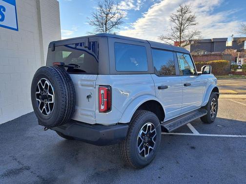 AVALANCHE GRAY 2026 Ford Bronco Outer Banks