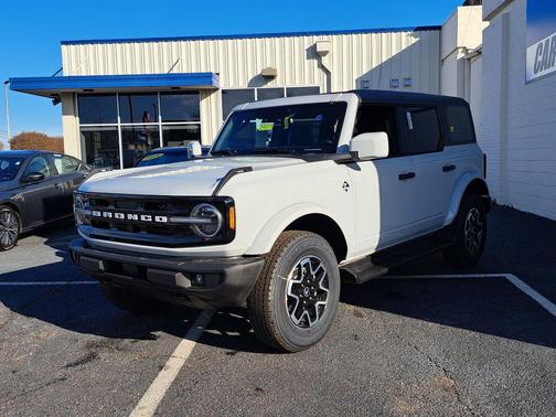 AVALANCHE GRAY 2026 Ford Bronco Outer Banks