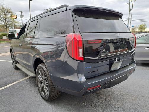 STONE BLUE METALLIC 2026 Ford Expedition Platinum