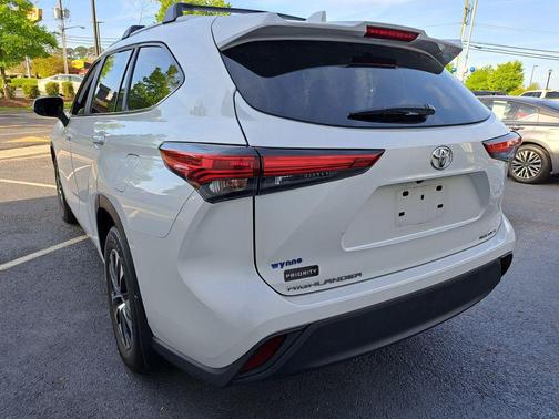 Wind Chill Pearl 2023 Toyota Highlander XLE