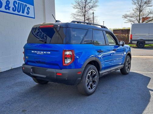 VELOCITY BLUE METALLIC 2026 Ford Bronco Sport Outer Banks