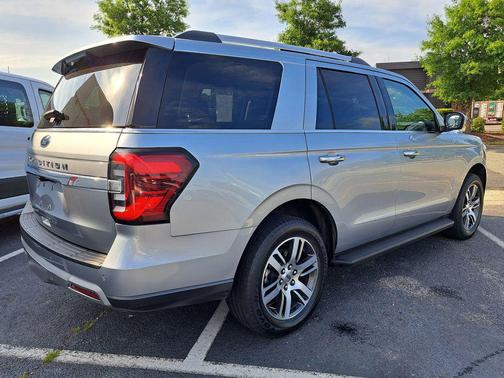 ICONIC SILVER METALLIC 2024 Ford Expedition Limited