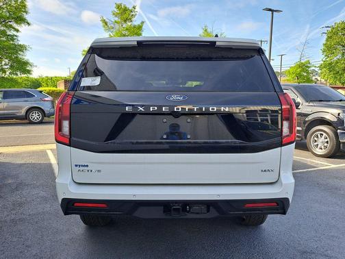 STAR WHITE MET TRI-COAT 2026 Ford Expedition Max Active 4x4
