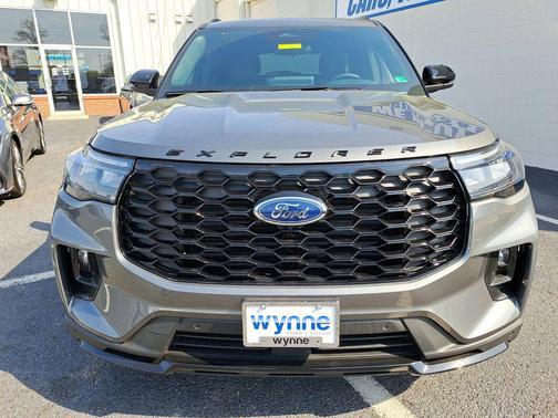 CARBONIZED GRAY METALLIC 2026 Ford Explorer ST-Line
