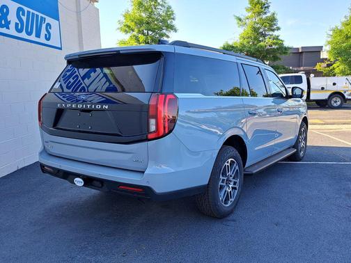 Glacier Gray Metallic Tri-Coat 2026 Ford Expedition Max Active 4x4