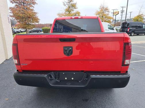 2024 RAM 1500 Classic Warlock Crew Cab 4x2 5'7' Box