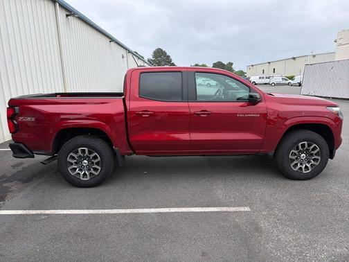 Radiant Red Tintcoat 2026 Chevrolet Colorado Z71