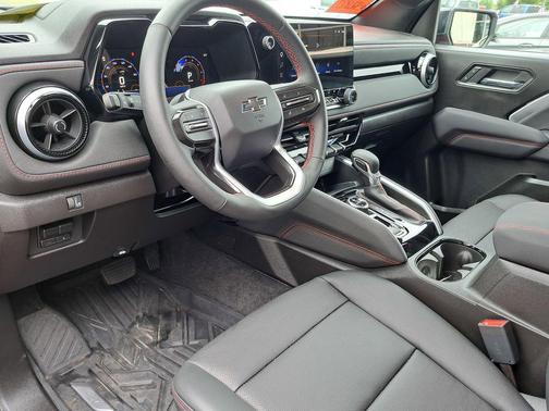 Radiant Red Tintcoat 2026 Chevrolet Colorado Z71