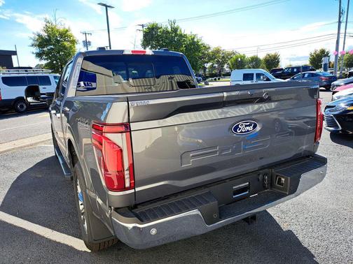 CARBONIZED GRAY METALLIC 2025 Ford F-150 Lariat