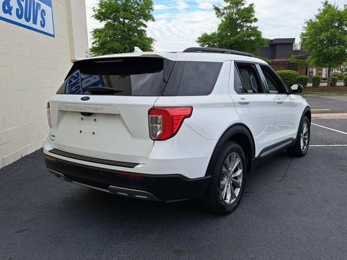 STAR WHITE MET TRI-COAT 2023 Ford Explorer XLT