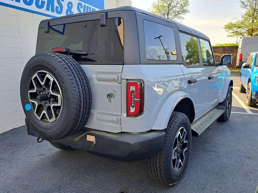 AVALANCHE GRAY 2026 Ford Bronco Outer Banks