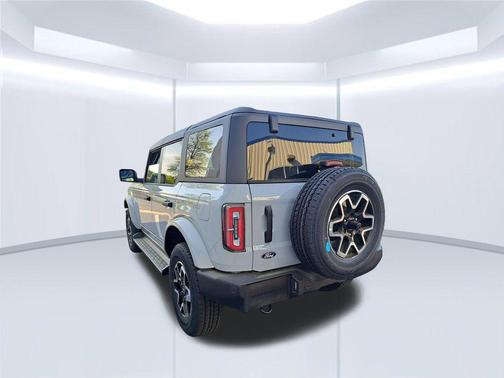 AVALANCHE GRAY 2026 Ford Bronco Outer Banks