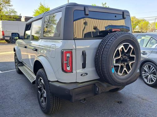 AVALANCHE GRAY 2026 Ford Bronco Outer Banks