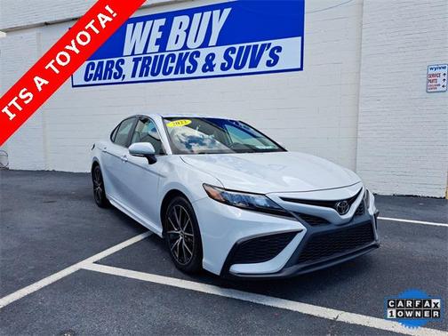 2022 Toyota Camry SE