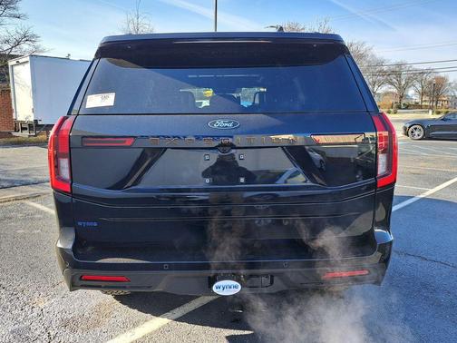 AGATE BLACK METALLIC 2026 Ford Expedition Tremor