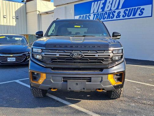 AGATE BLACK METALLIC 2026 Ford Expedition Tremor