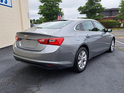 Sterling Gray Metallic 2023 Chevrolet Malibu FWD 1LT