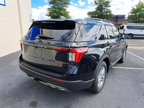 2025 Ford Explorer Active 4WD