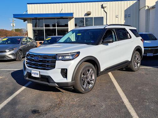 2026 Ford Explorer Active w/200A Pkg