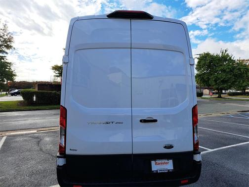 2022 Ford Transit-250 Base