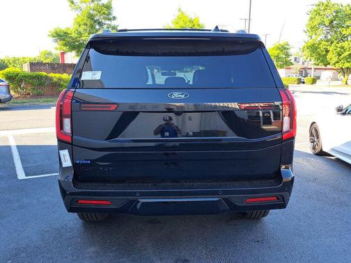 Agate Black Metallic 2026 Ford Expedition Platinum
