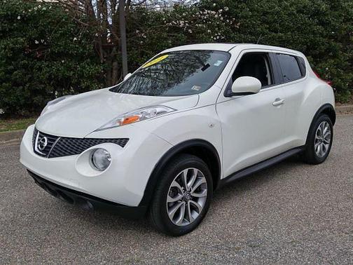 White Pearl 2011 Nissan Juke SL