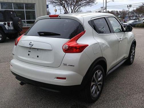 White Pearl 2011 Nissan Juke SL