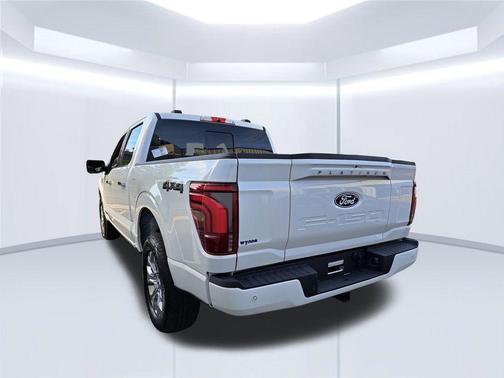 STAR WHITE METALLIC TRICOAT 2026 Ford F-150 Platinum