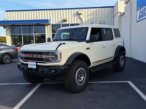 Wimbledon White 2026 Ford Bronco Outer Banks
