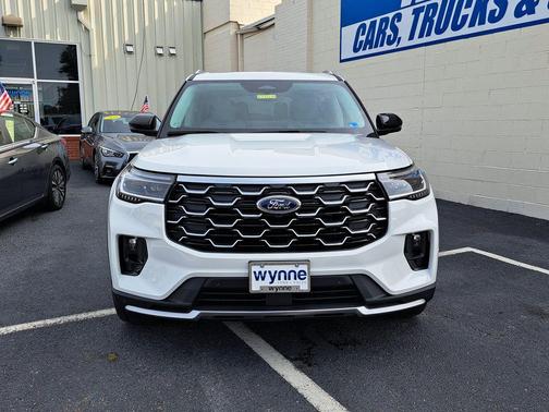 Star White Metallic Tri-Coat 2026 Ford Explorer Platinum