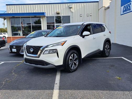 Pearl White Tricoat 2023 Nissan Rogue SV
