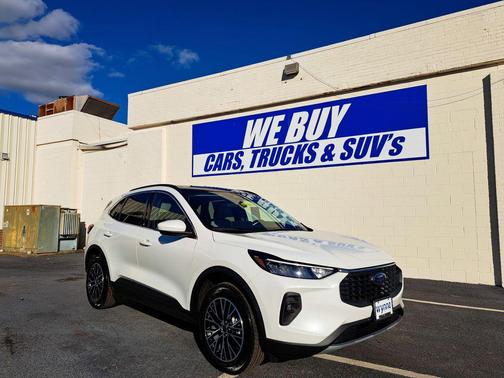 2026 Ford Escape PHEV SE