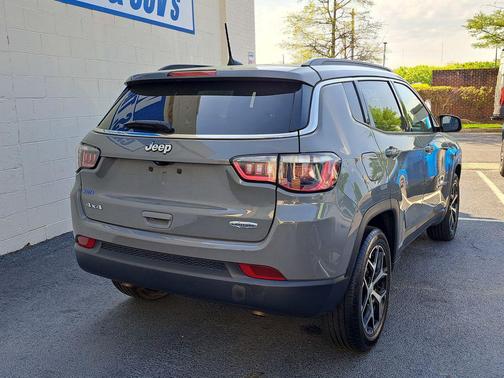 2024 Jeep Compass Latitude