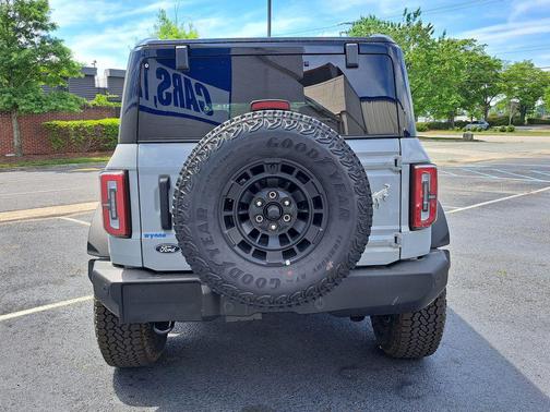 AVALANCHE GRAY 2026 Ford Bronco Outer Banks