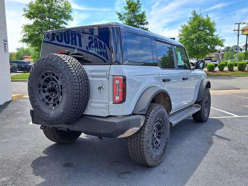 AVALANCHE GRAY 2026 Ford Bronco Outer Banks