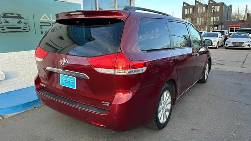 2012 Toyota Sienna 