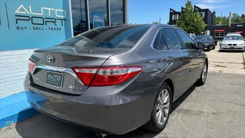 2015 Toyota Camry SE