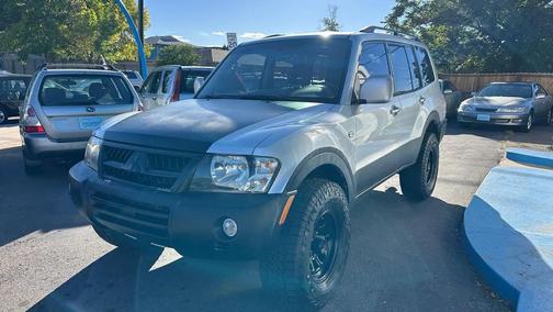 2003 Mitsubishi Montero LTD